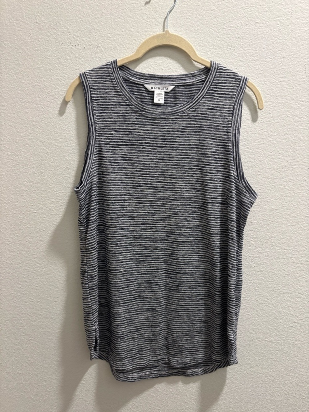 Athleta Breezy Tank, size M
